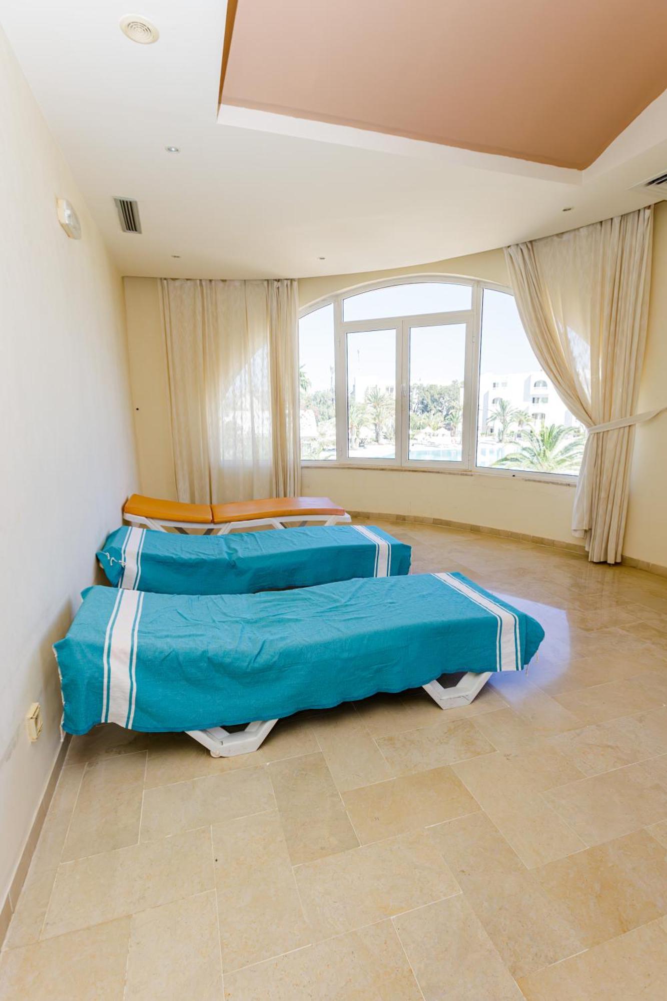 Iris & Thalasso فندق مزرايا
