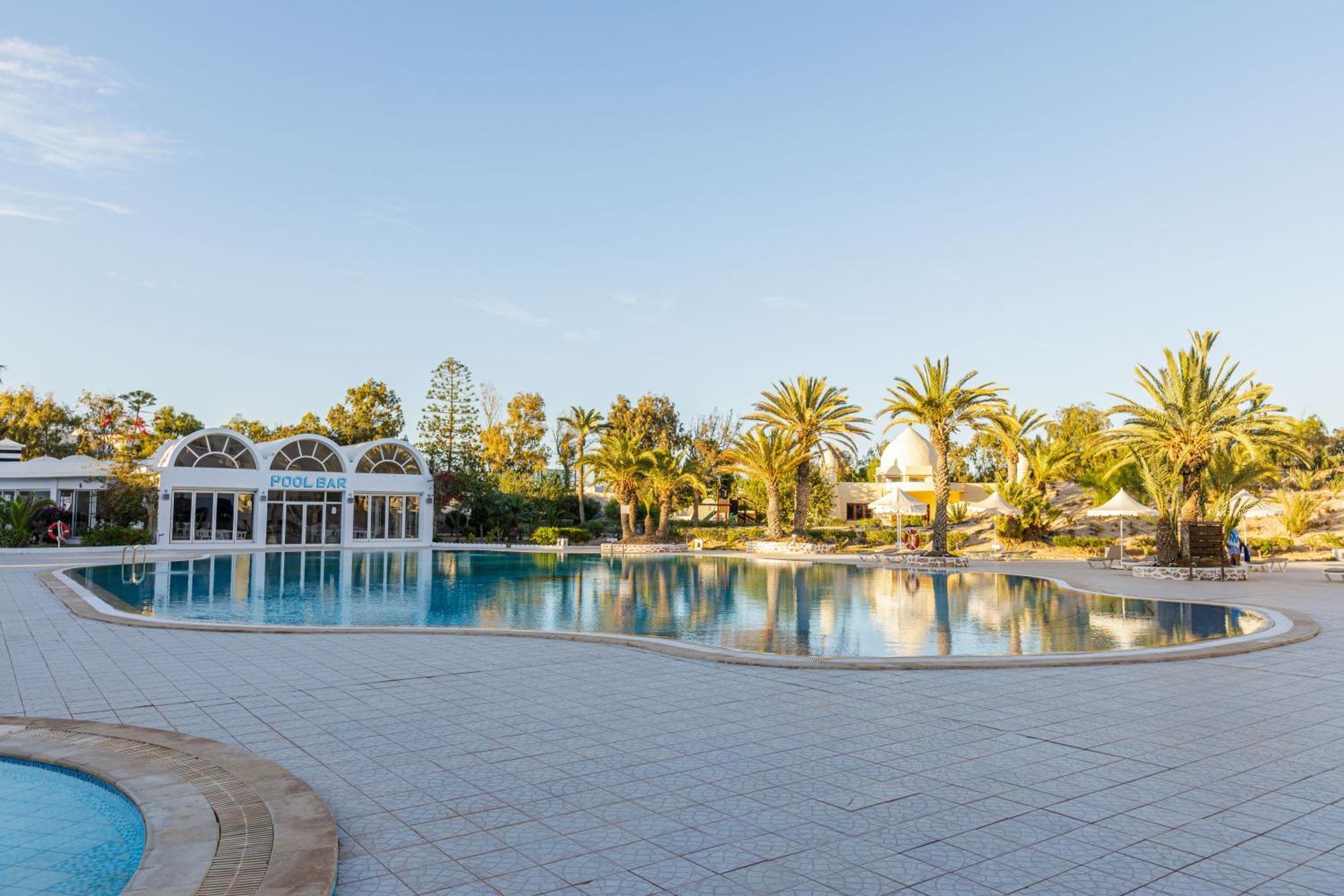 Iris & Thalasso Hotel 4*